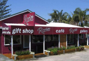 Rosie's Cafe outside