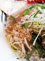 Wū Tái Lā Miàn Yī’ S Dào Máo Běn Diàn food