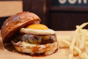 Burger Revolution Tokyo Xī Má Bù Běn Diàn food