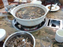 Róng Tiān Tǔ Guō Yáng Xiē Zi Tōng Zhōu Lí Yuán Diàn food