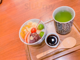 Kawaberry Cafe food