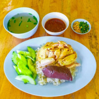 Dan Chicken Rice (san Sai) food