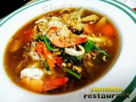Sonolito Thai Food food