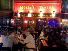 Molly’s Tavern Irish Bar Restaurant inside