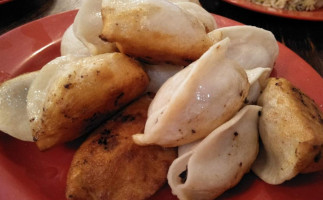 Yang's Hot Woks Noodles & Dumplings food