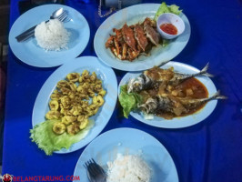Restoran Tasik Idaman Medan Ikan Bakar food