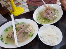 เซียะก๋วยเตี๋ยวปลา inside