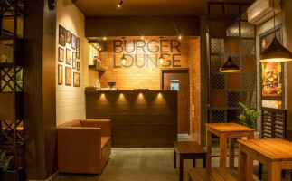 Burger Lounge inside