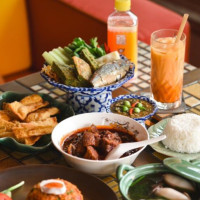 Supanniga Eating Room (tha Tian) food