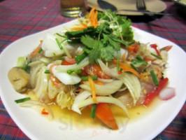 Mae Khlong Seafood food