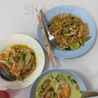Pa-noi Thai Food food