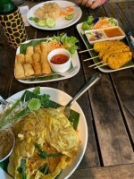 Madam Thai Food ครัวมาดาม food