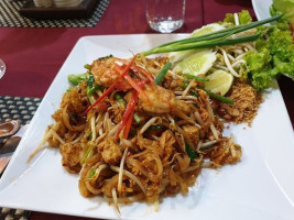 ทรีท๊อป ท็อป เรสเตอรองท์ แอนด์ บาร์ food