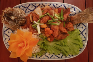Tik's And Thai Food food