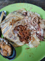 Padthai Baan Yim food