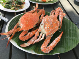Kan Eang At Pier food