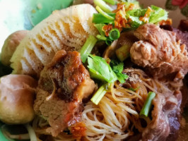 ร้าน ก๋วยเตี๋ยวเพ็ญพริกเผ็ด food