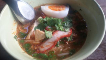 ก๋วยเตี๋ยวไข่ราชบุรี food