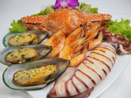 Pavillion Seafood food