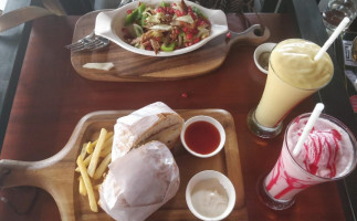 Cafe Riders Lounge Wayanad food