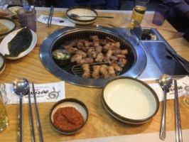 제주돈사돈 food