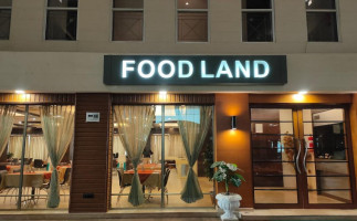 Foodland inside