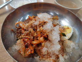 곰보냉면 food