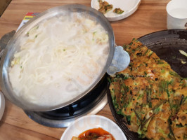 팔당원조 칼제비칼국수 food