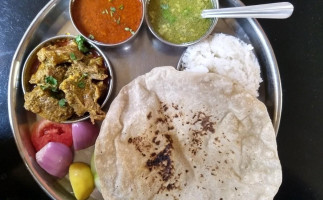 Lokpriya Khanaval food