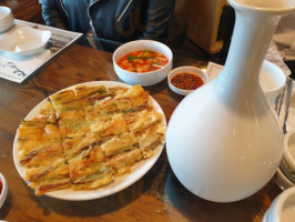 황토방한정식 food