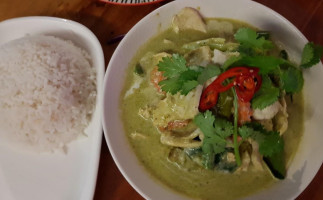 Kasama's Thai Kitchen food