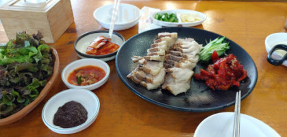 함흥냉면옥 food