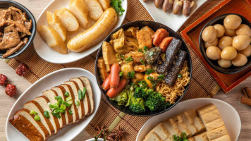 Tǒng Yī Tiān Xià Táo Yuán Bǎo Shān Diàn food