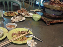 ร้านอาหาร ริมน้ำหมูกระทะ food