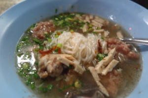 ก๋วยจั๊บ 99 food