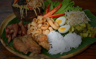 The Rigg Thai food