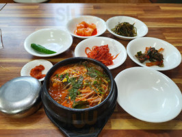 세원해장국 food