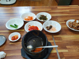 세원해장국 food