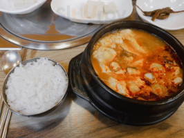 삼대째손두부 food