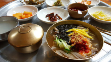 전통묵집식당 food