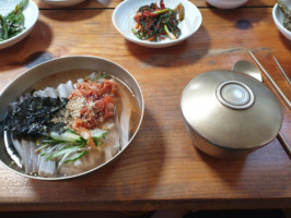 전통묵집식당 food