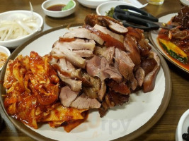 가마솥족발 food