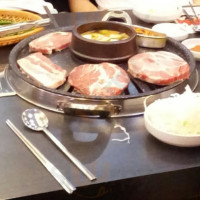 놀부보쌈 food