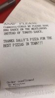 Sally's Pizza food