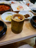 한상근대나무통밥집 food