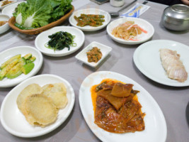 청수한정식 food