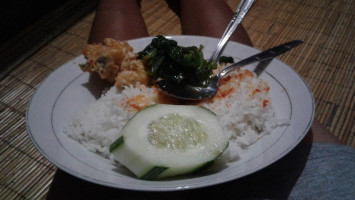 Warung Lesehan Asam Manis food