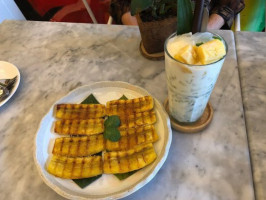 Lyn's The Shanghai Cafe' food