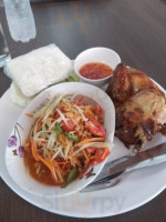 Kai Mun Boogie Chicken food