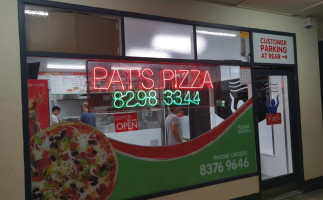 Pat's Pizza food